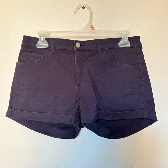 6 Pairs of Jean Shorts - Picture 6 of 7